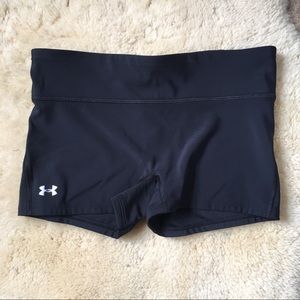 Under armour compression style shorts LIKE NEW!